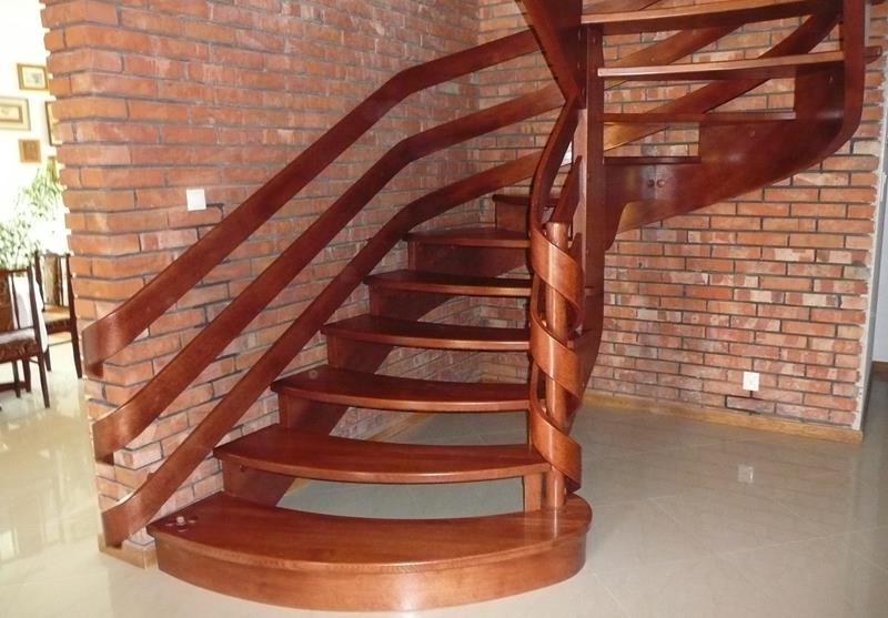Schody drewniane Drewrys – Schody gięte, schody drewniane, usługi stolarskie